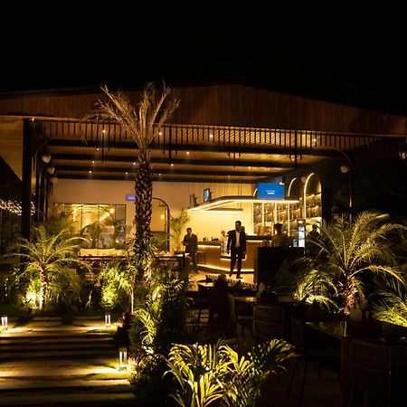 Vintclub Resort Lucknow Exteriör bild