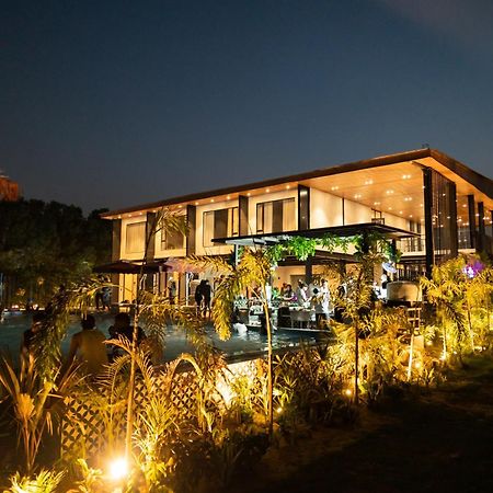 Vintclub Resort Lucknow Exteriör bild