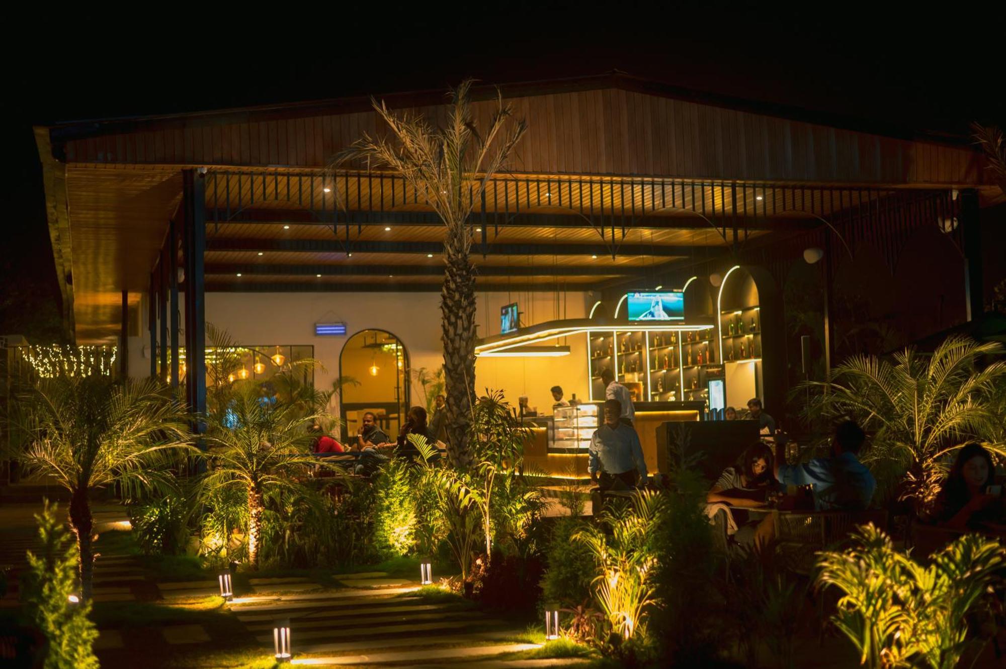Vintclub Resort Lucknow Exteriör bild