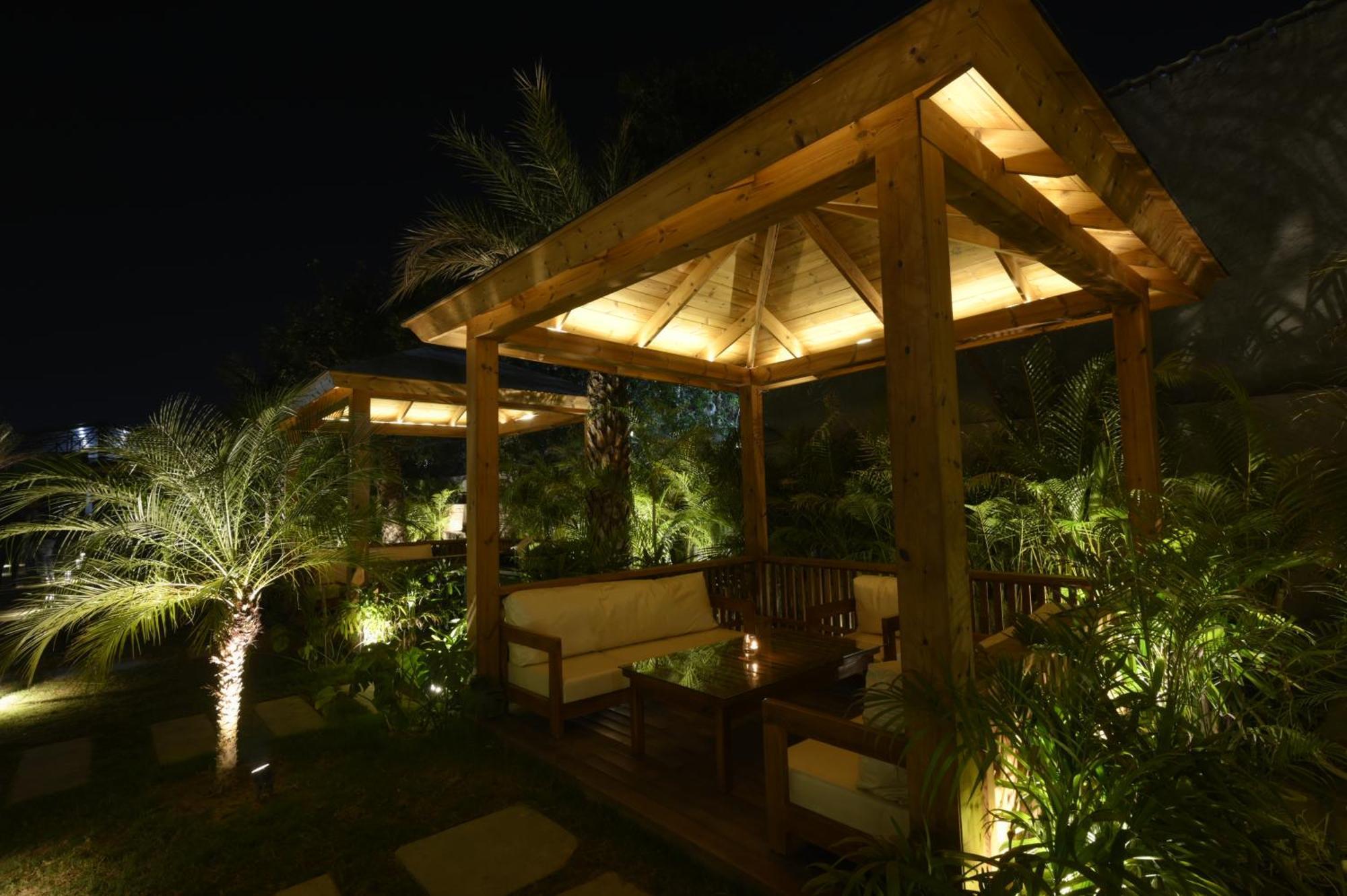 Vintclub Resort Lucknow Exteriör bild