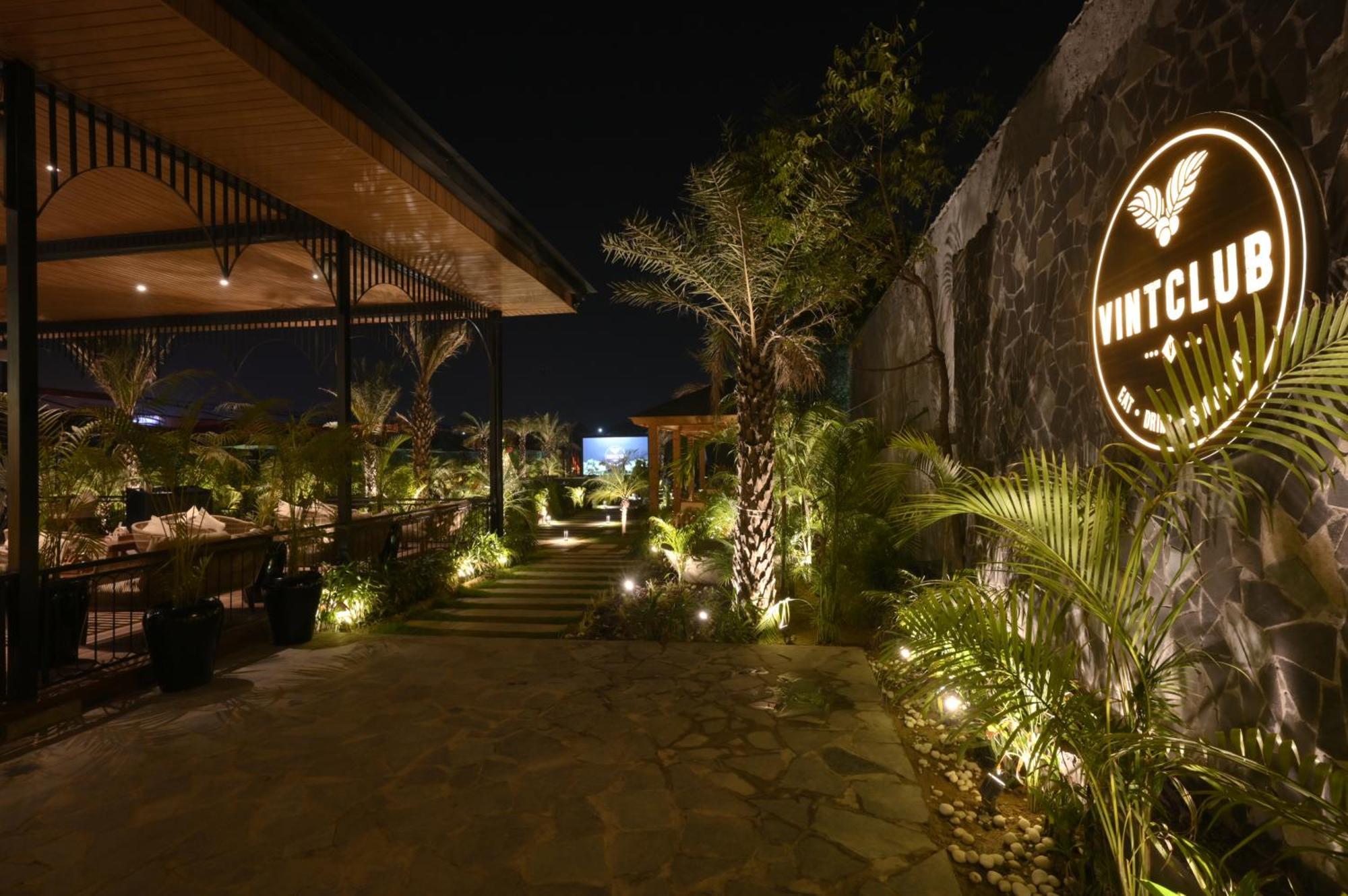 Vintclub Resort Lucknow Exteriör bild