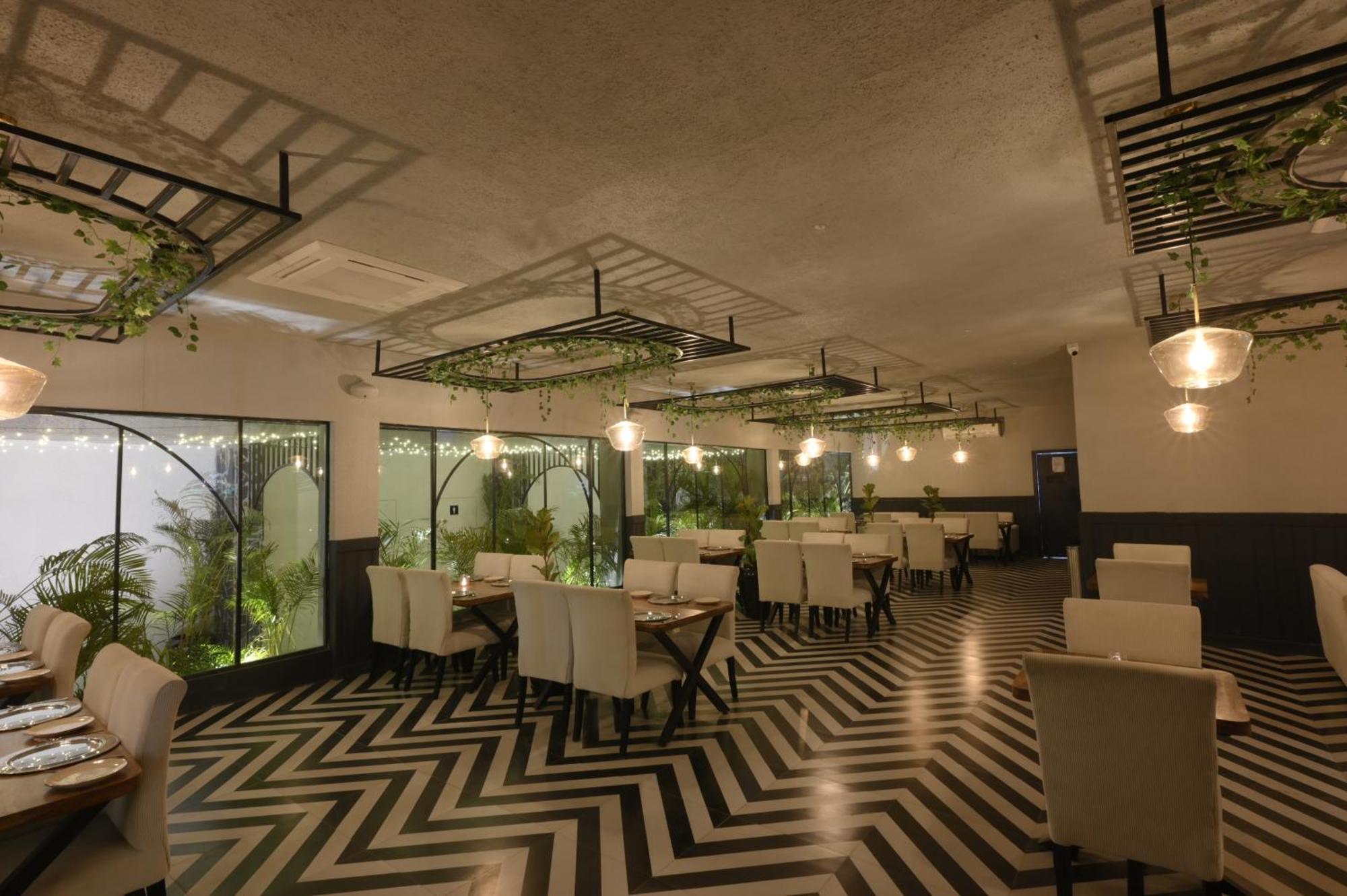 Vintclub Resort Lucknow Exteriör bild