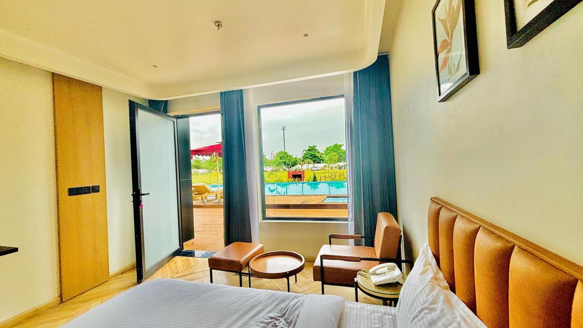 Vintclub Resort Lucknow Exteriör bild