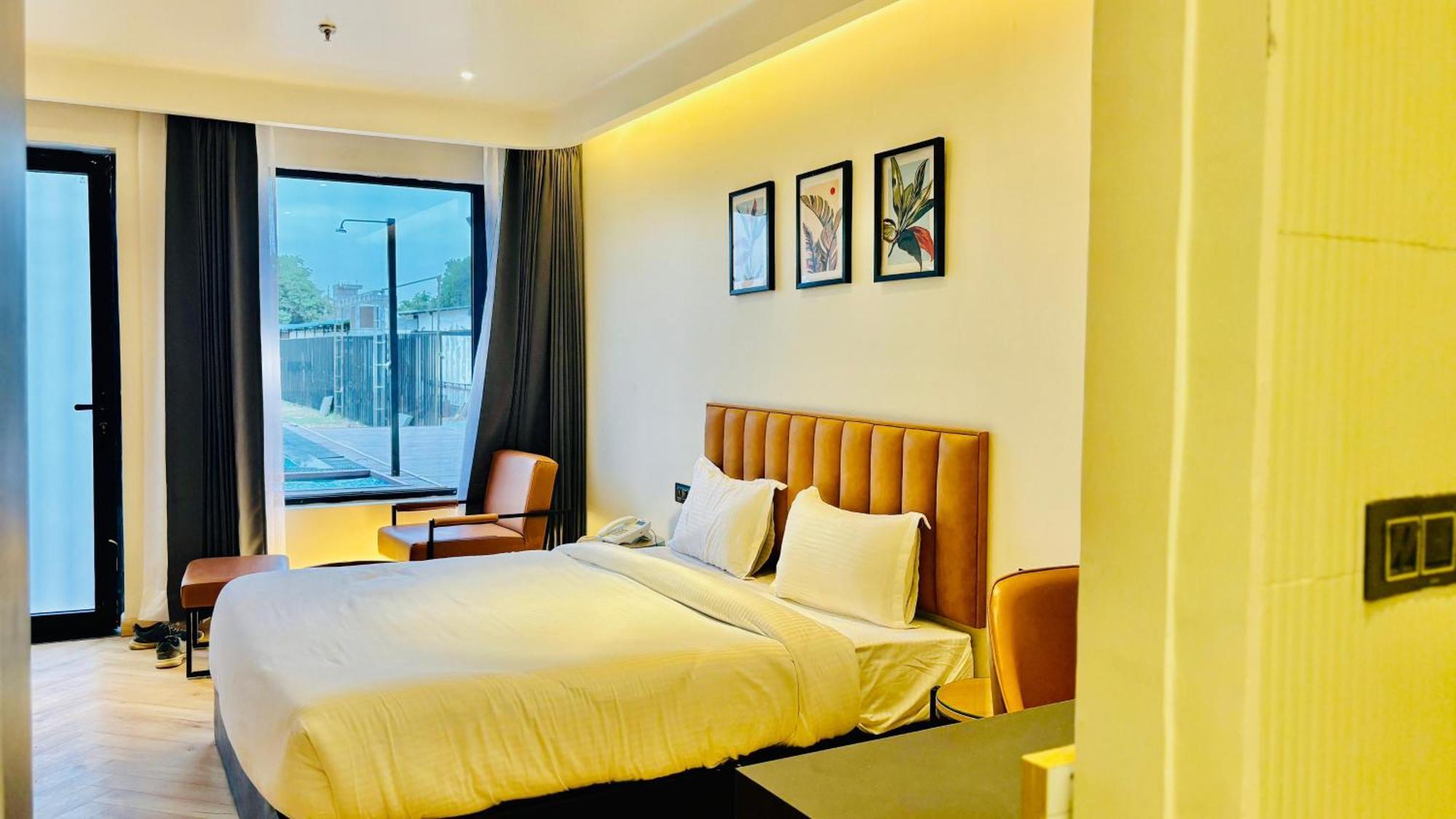 Vintclub Resort Lucknow Exteriör bild