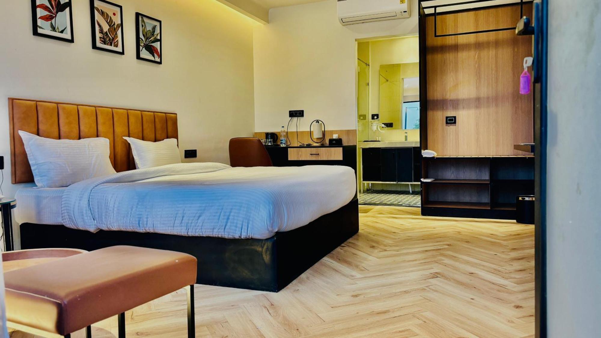 Vintclub Resort Lucknow Exteriör bild