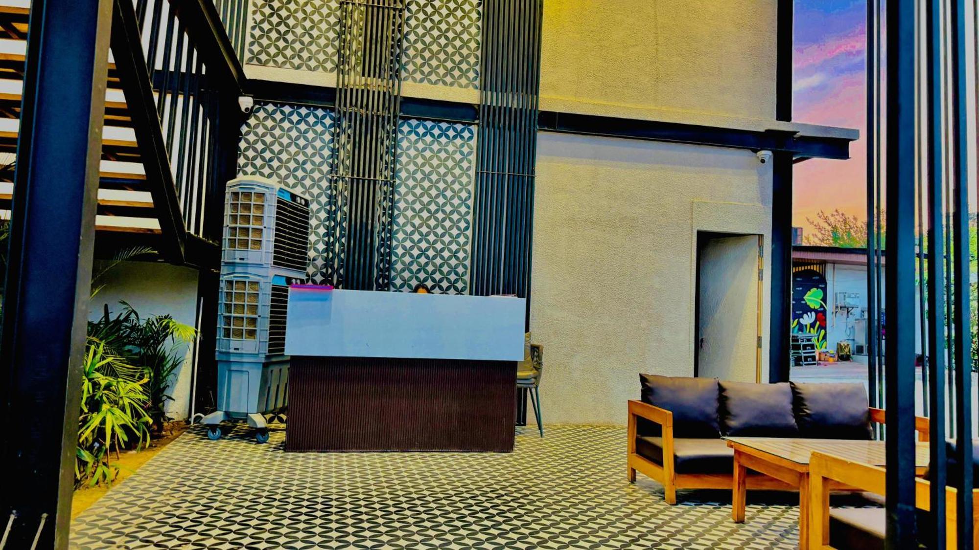 Vintclub Resort Lucknow Exteriör bild