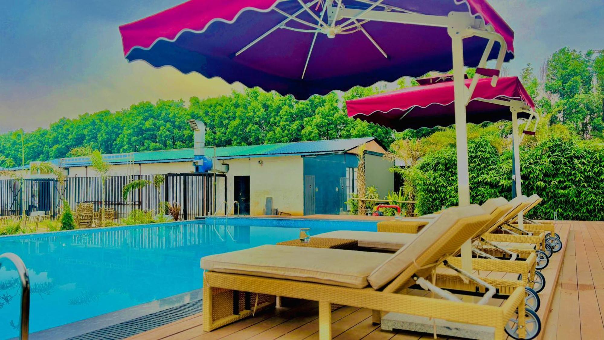 Vintclub Resort Lucknow Exteriör bild