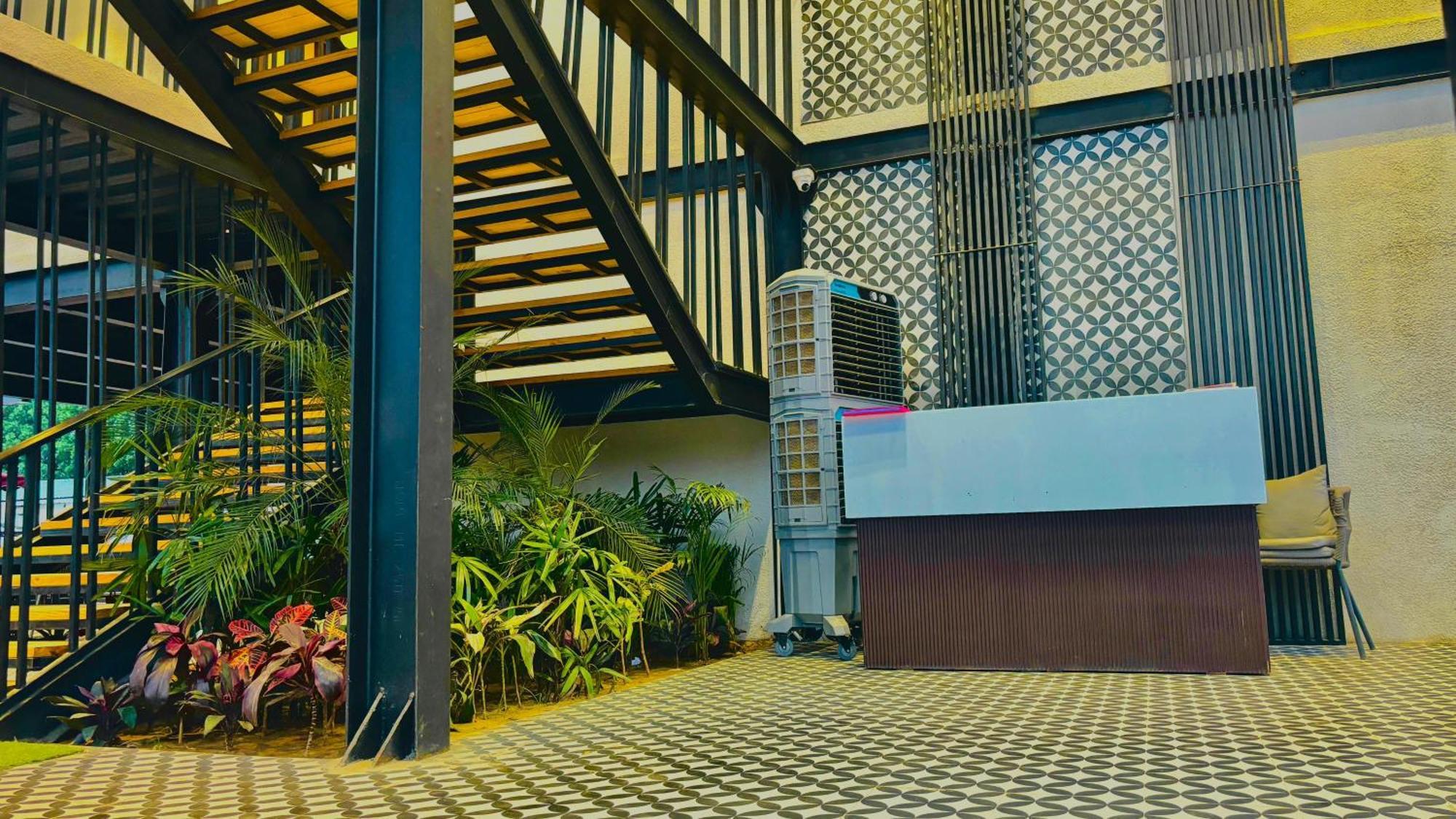 Vintclub Resort Lucknow Exteriör bild