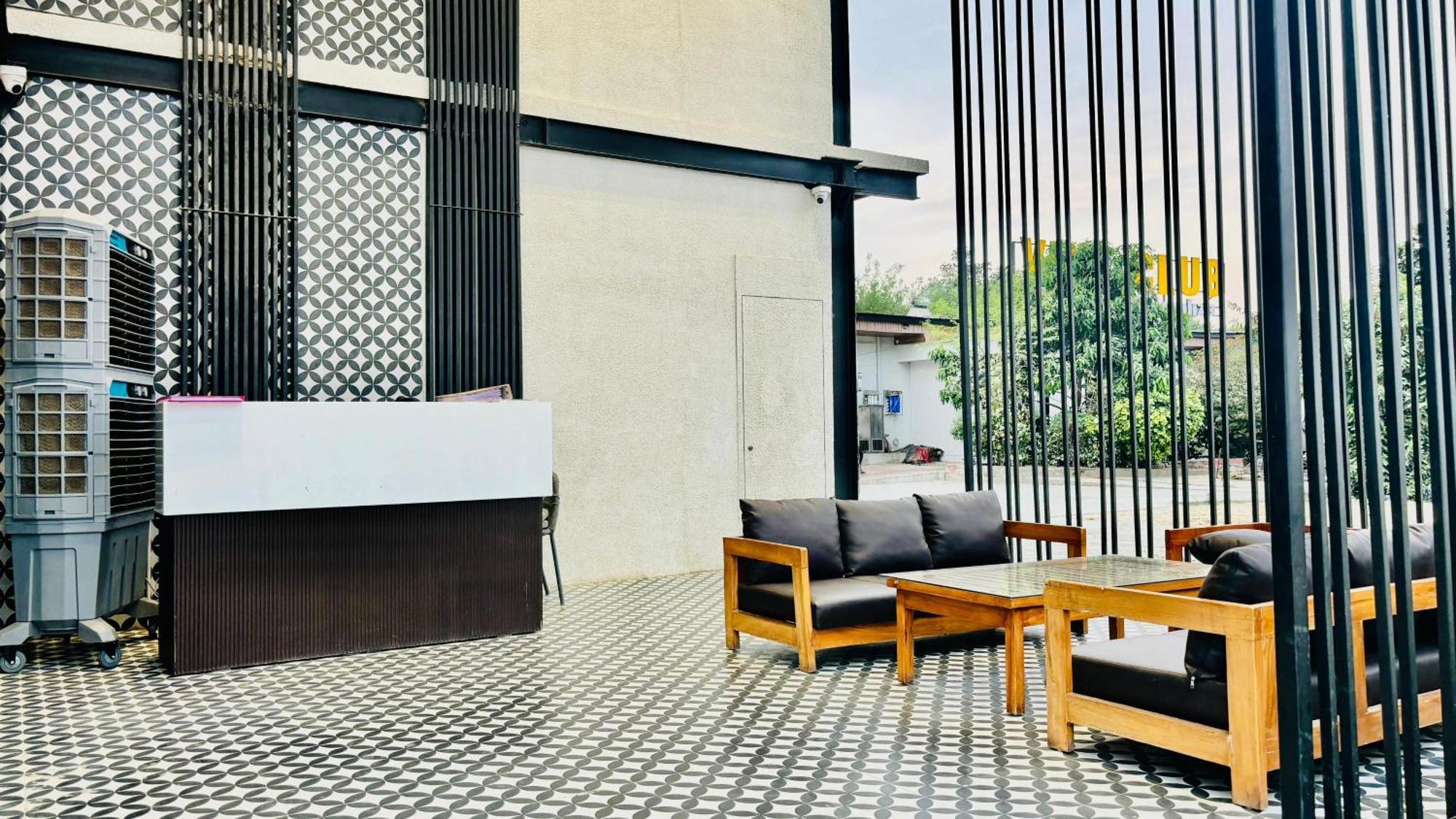 Vintclub Resort Lucknow Exteriör bild