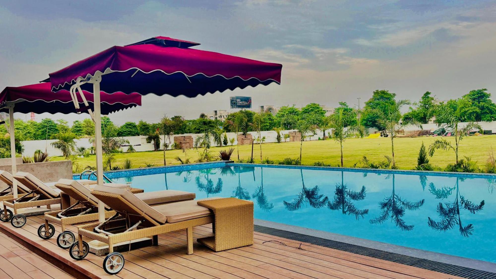 Vintclub Resort Lucknow Exteriör bild