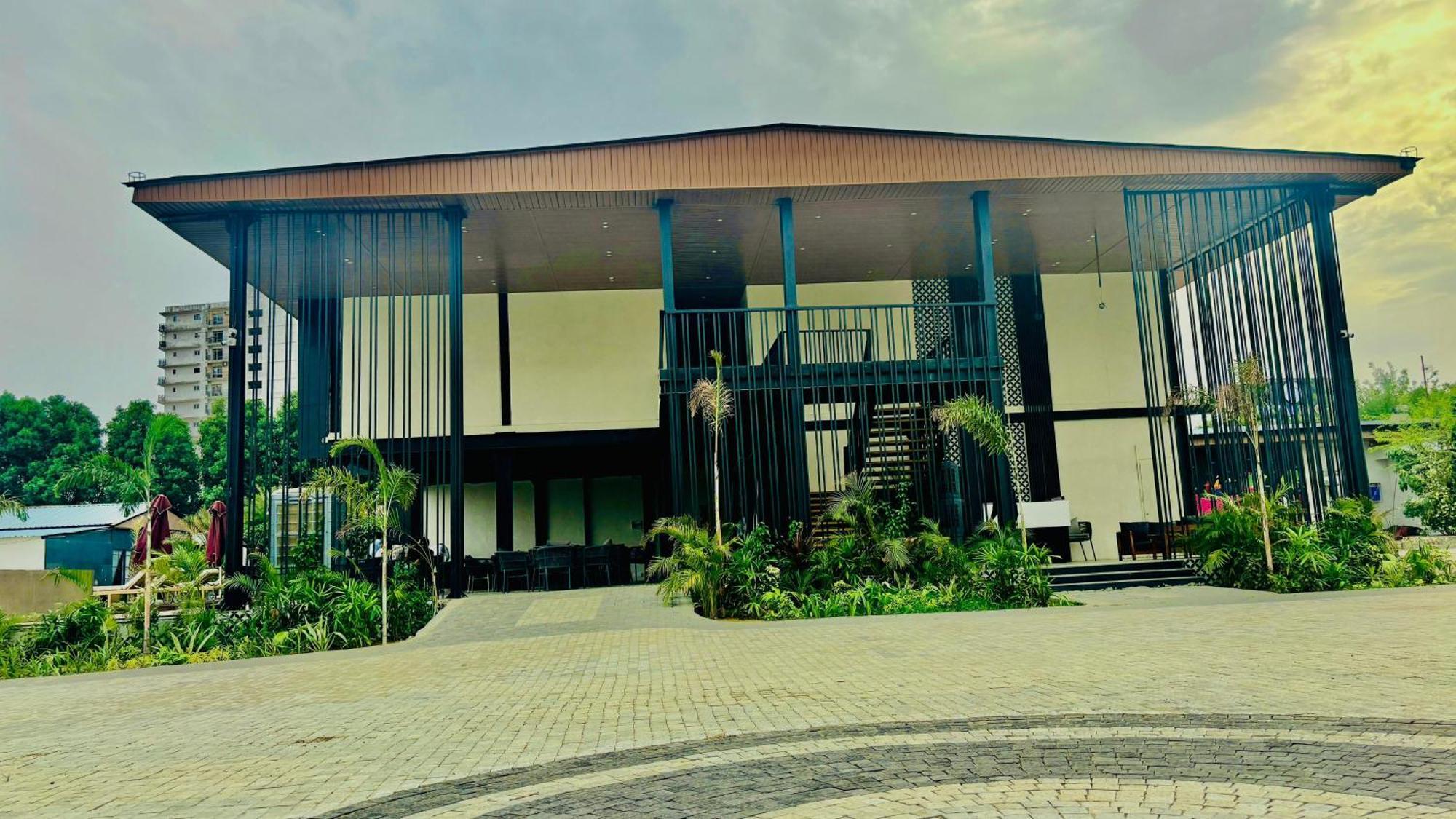 Vintclub Resort Lucknow Exteriör bild