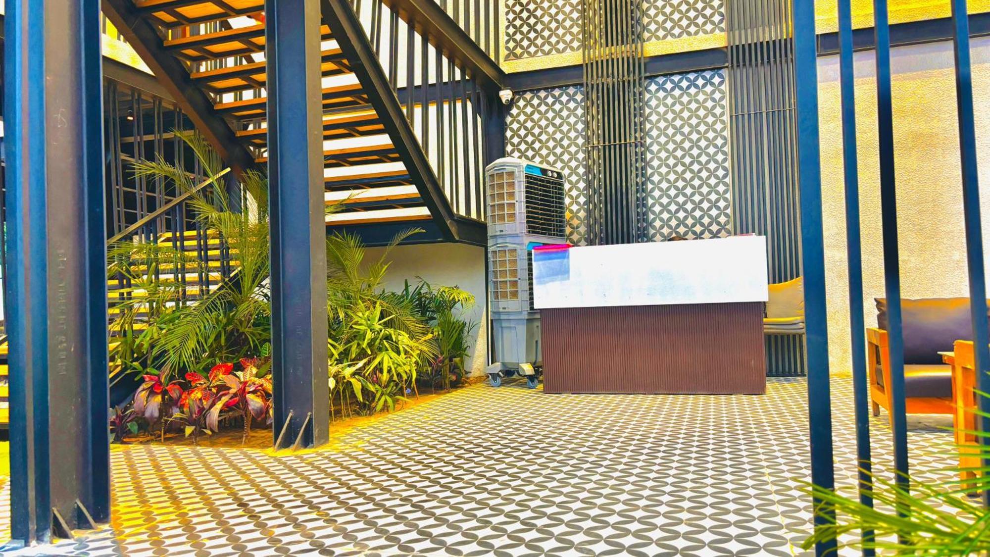 Vintclub Resort Lucknow Exteriör bild