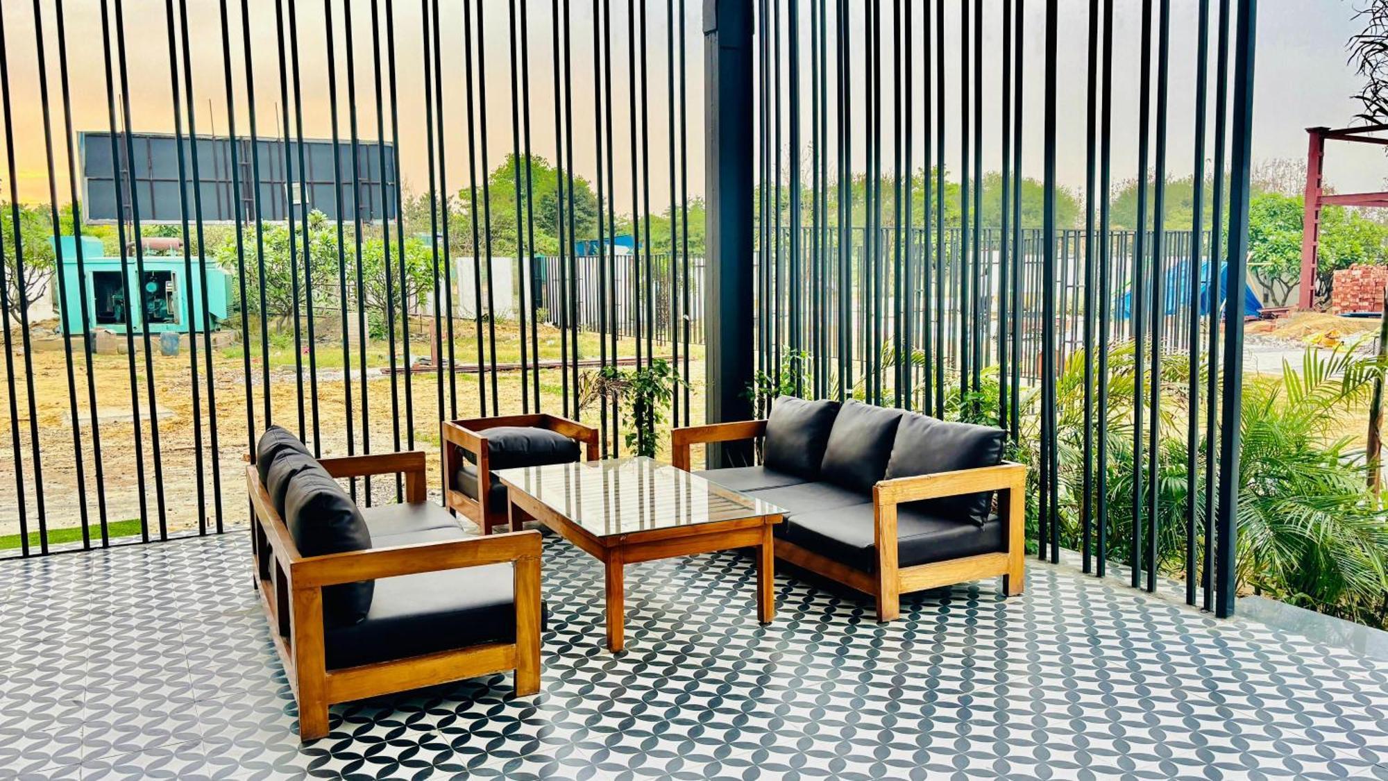 Vintclub Resort Lucknow Exteriör bild